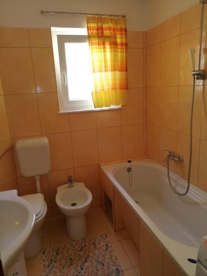 Bugenvilija Duće Exterior foto