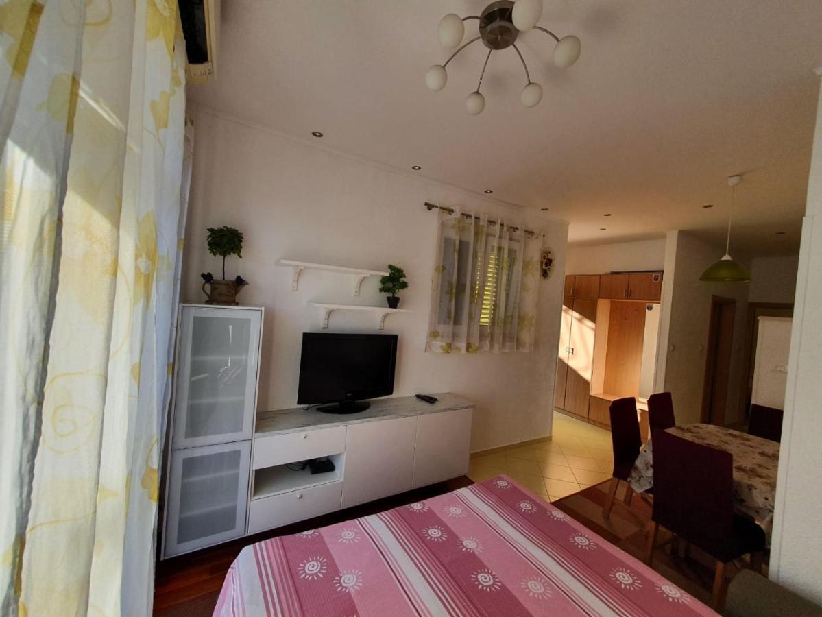 Bugenvilija Duće Exterior foto